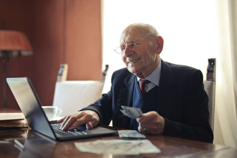 Investir dans une assurance vie à plus de 50 ans ?